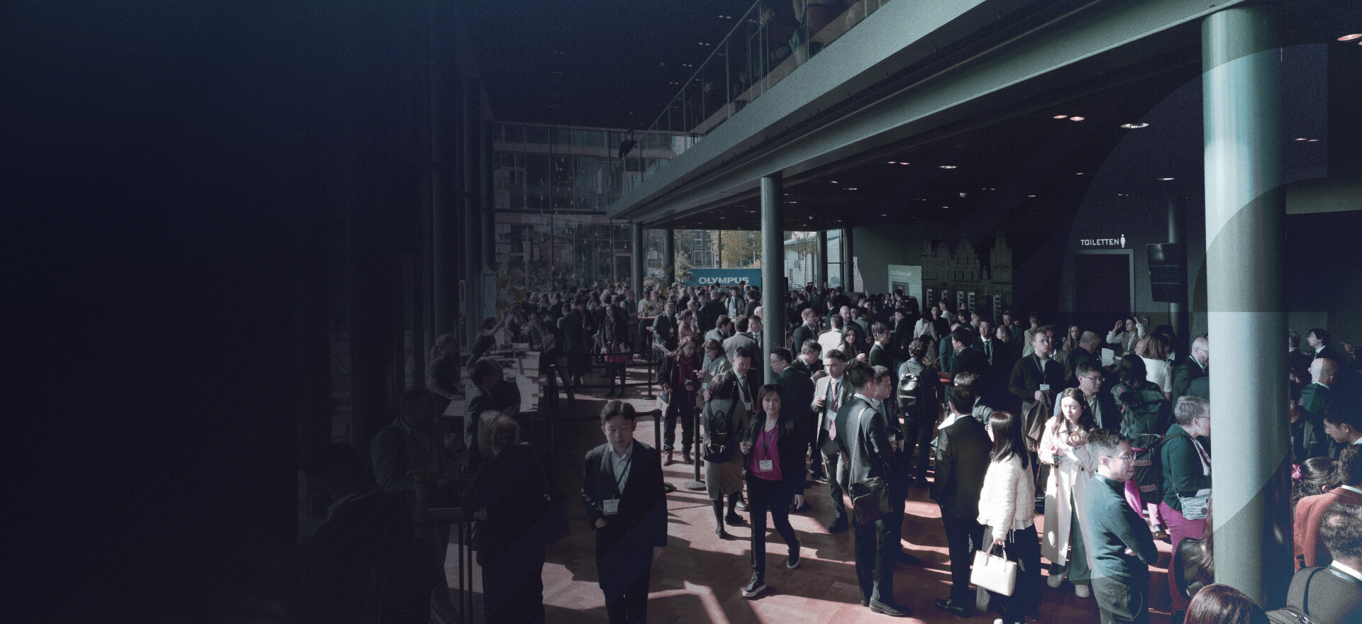 Banner hall 04